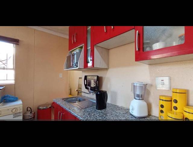 2 BEDROOM HOUSE FOR SALE IN FLEURHOF